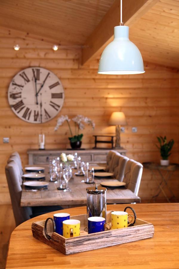Cambridgeshire Lakes - Luxury Lodges In A Stunning Lake Location Gamlingay Exterior foto