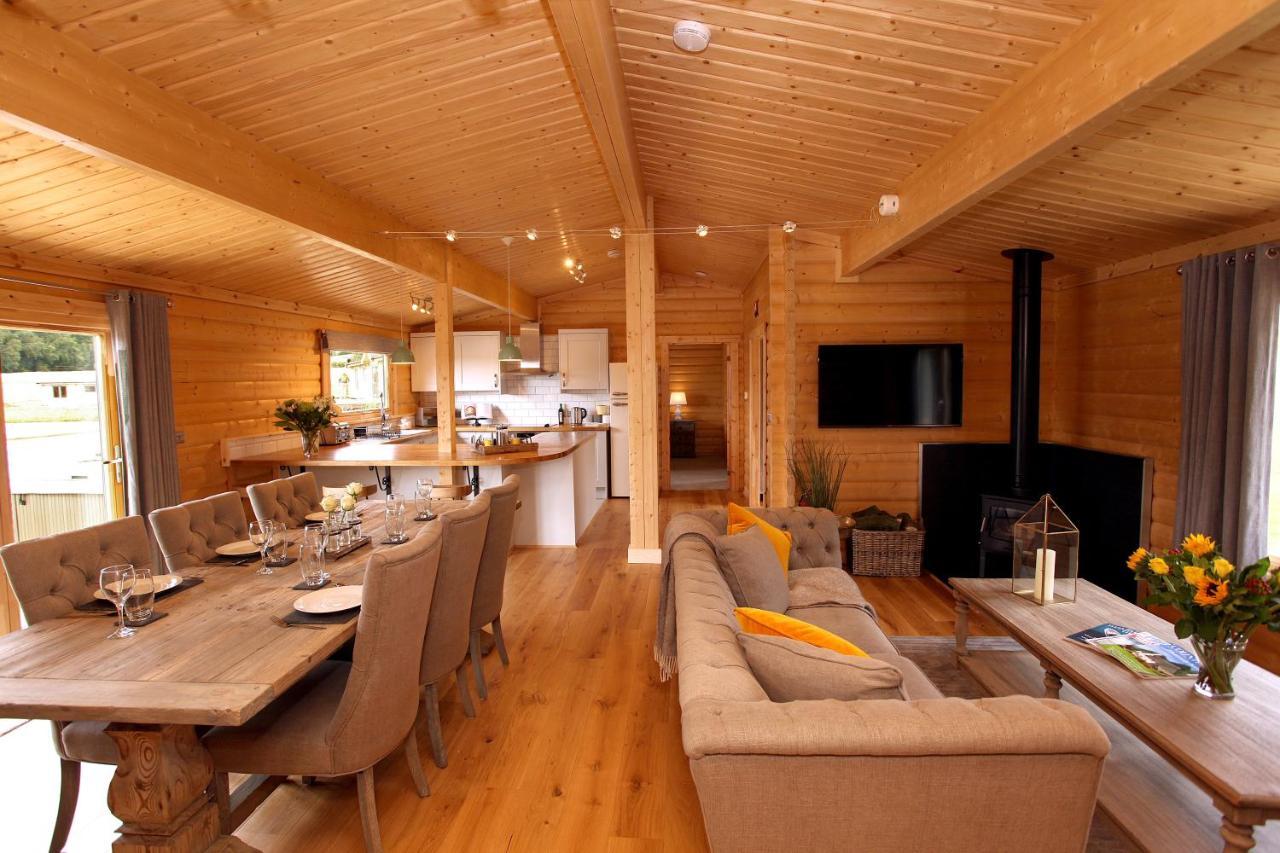 Cambridgeshire Lakes - Luxury Lodges In A Stunning Lake Location Gamlingay Exterior foto