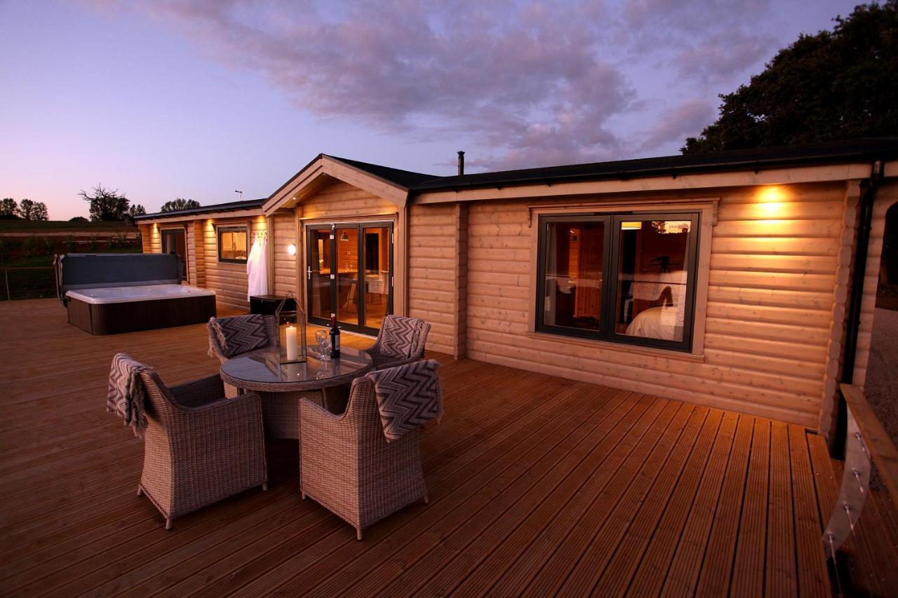 Cambridgeshire Lakes - Luxury Lodges In A Stunning Lake Location Gamlingay Exterior foto