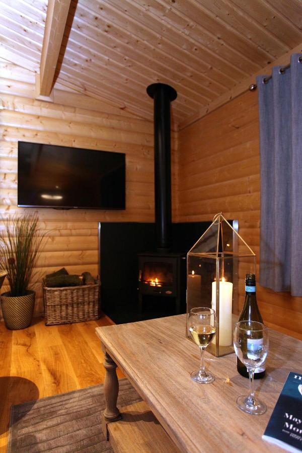 Cambridgeshire Lakes - Luxury Lodges In A Stunning Lake Location Gamlingay Exterior foto